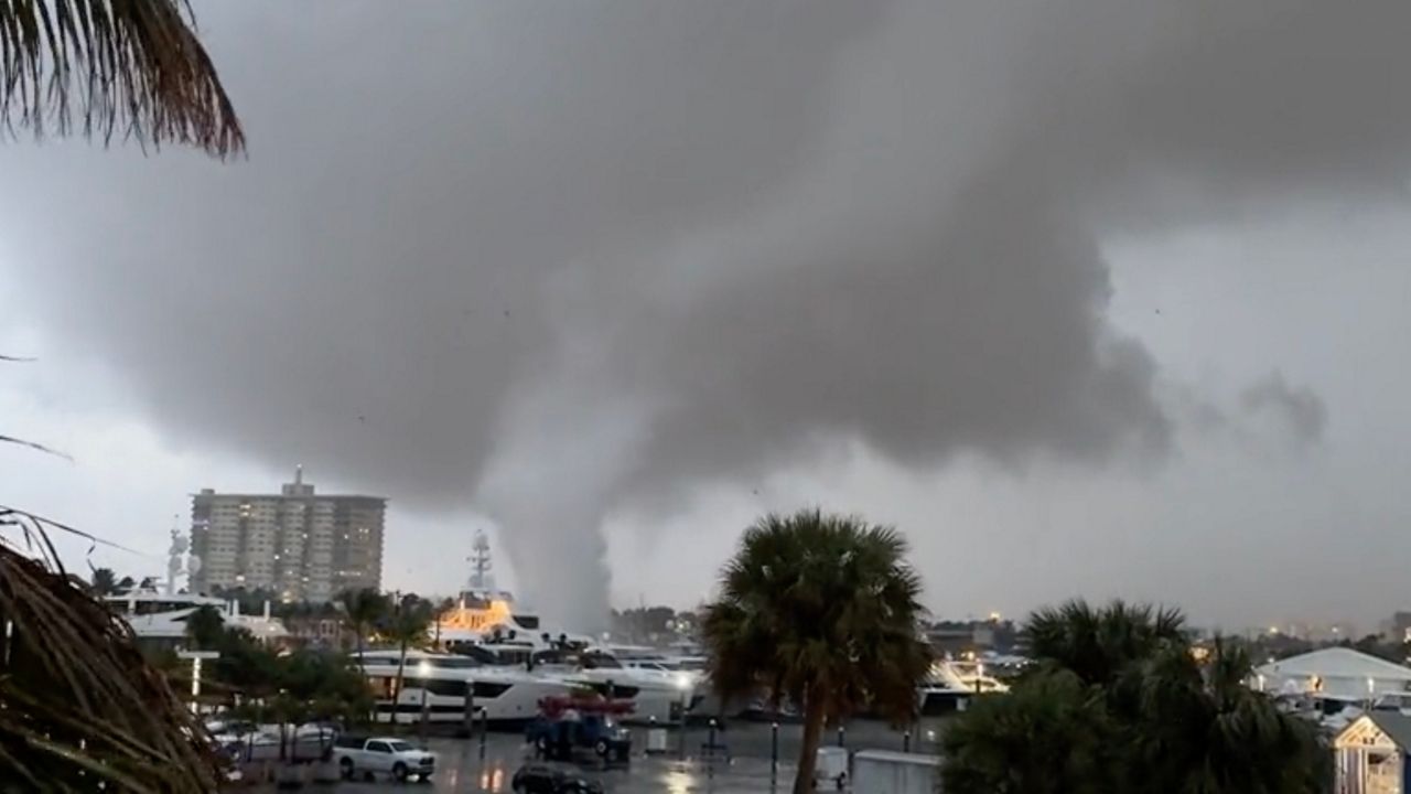 Tornado spins through Fort Lauderdale, Tornado in SoFlo
